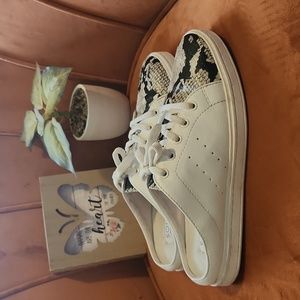 SOUL NATURALIZER SHOES